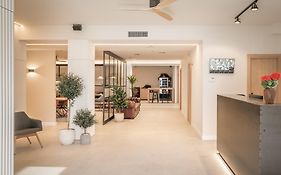 Aerohotel Barcelona Airport 24H